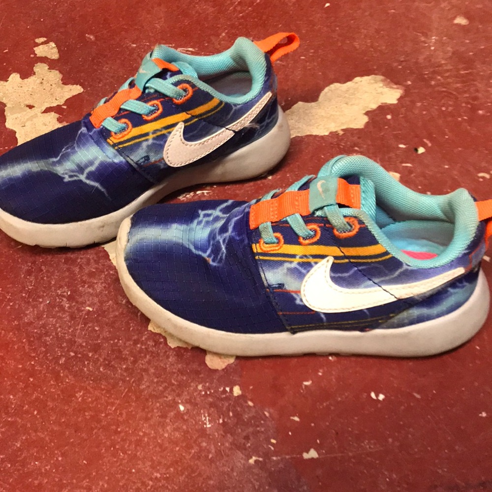 Toddler Nike size 9